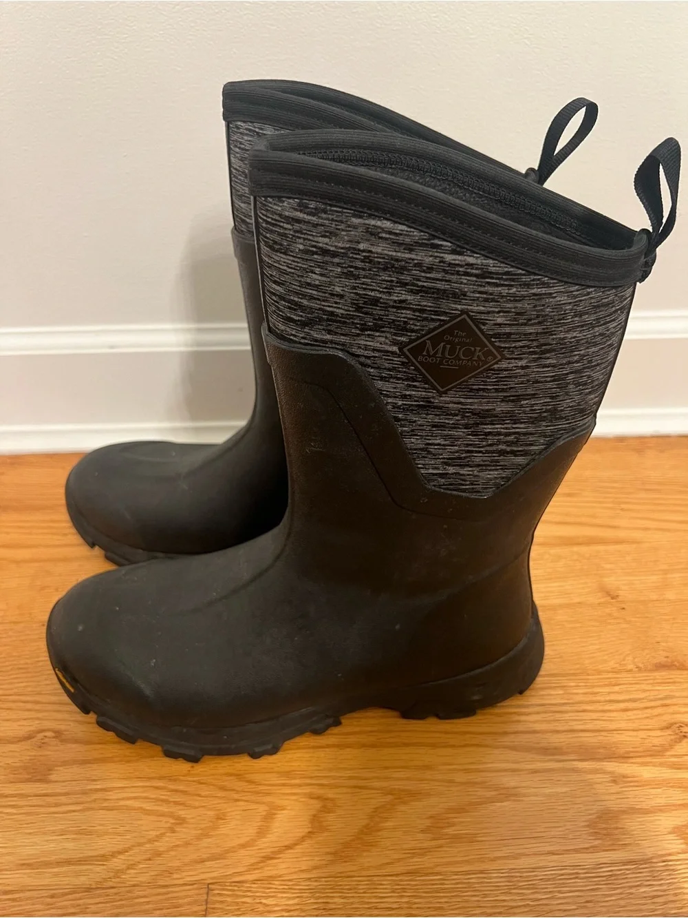 MUCK WOMEN'S ARCTIC ICE MID BOOTS+ VIBRAM ARCTIC GRIP A.T.
